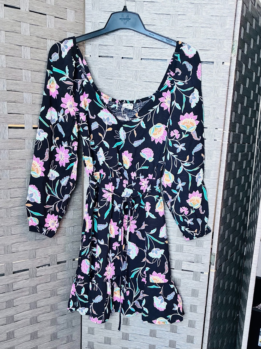 Hurley Black Floral Long-Sleeve Tie-Waist Mini Dress